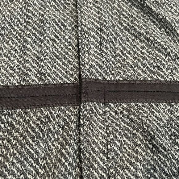 Lululemon Vinyasa Wrap
Hazy Heather Heathered White Heathered Black / Gray - Picture 7 of 11